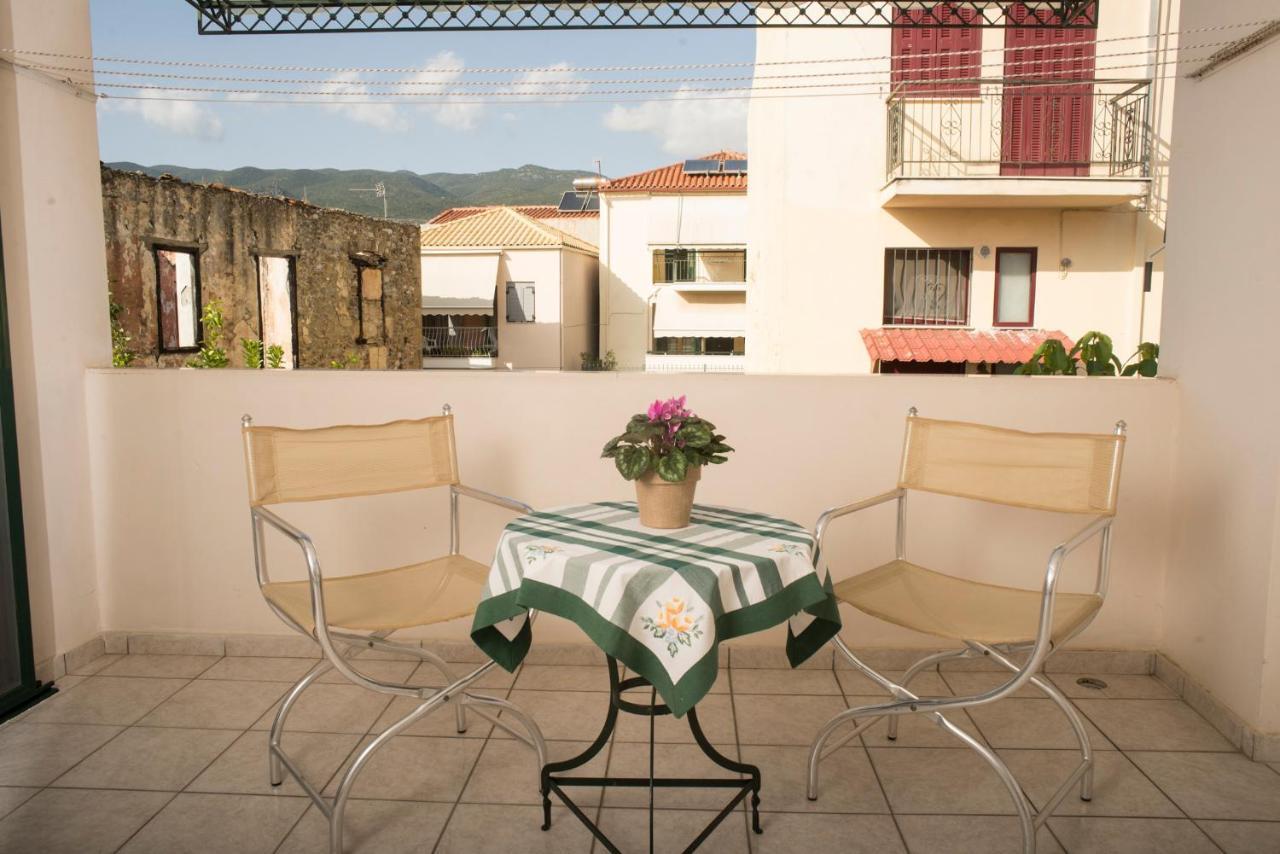 Maisonette With Garden In The Heart Of The Historical Kalamata Center Exterior photo